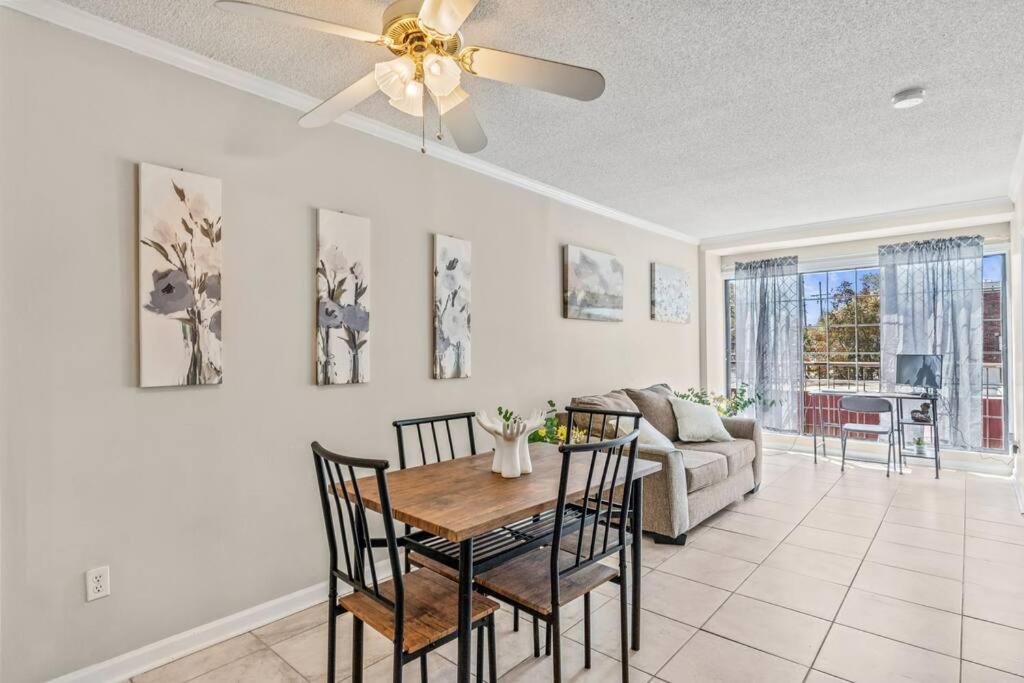 Downtown Columbia Apartment Bagian luar foto